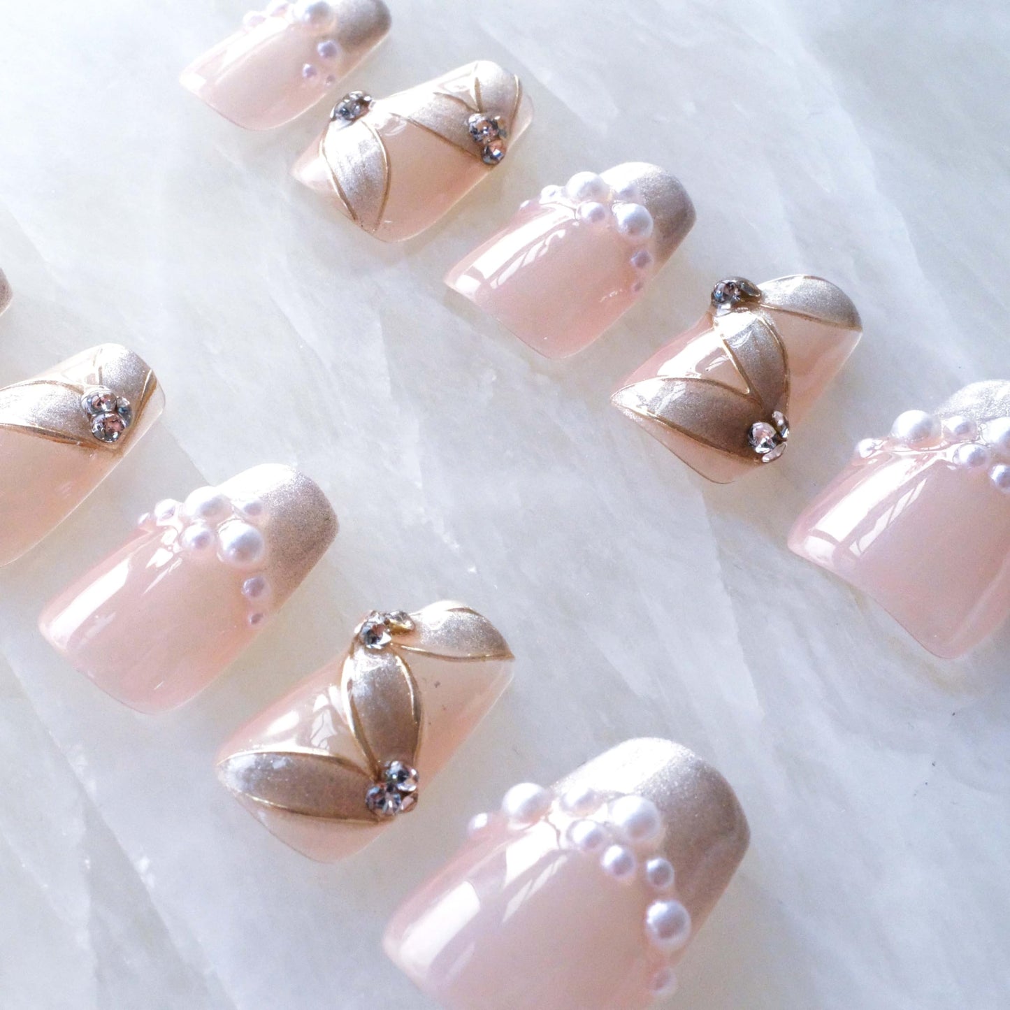 GLORS Press-on False Nails, medium ballerina Cat Eye Silk Ribbon with French Manicure, Glitter Finish, Pink/White Ombre, 10 Pieces (Small, MB)