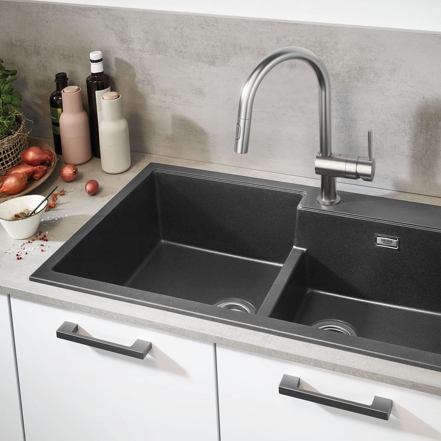 GROHE 31378003 Minta Pull-Out Kitchen Faucet with Sprayer Chrome