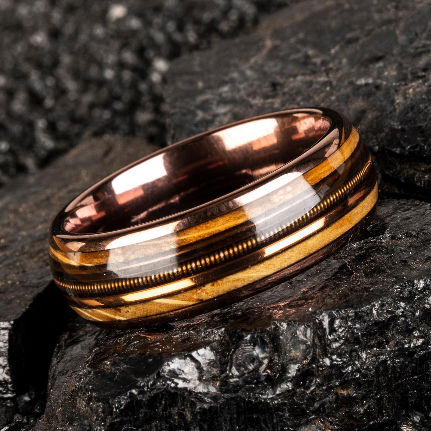 JEWPER 8mm Men Womens Wedding Band Tungsten Rings Brown Fashion Promise Carbide Inlaid Guitar Strings Whiskey Barrel Wood Matte Finish Edge Comfort Fit size 7-12(9)