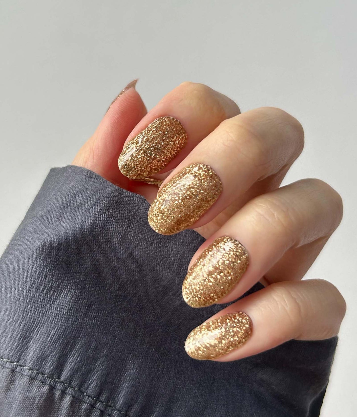 ruyeefam Nail Polish Strips (No UV Lamp Needed) - 22 Pcs Salon Quality Gel Nail Stickers - Long Lasting Wraps (Disco Ball Gold)