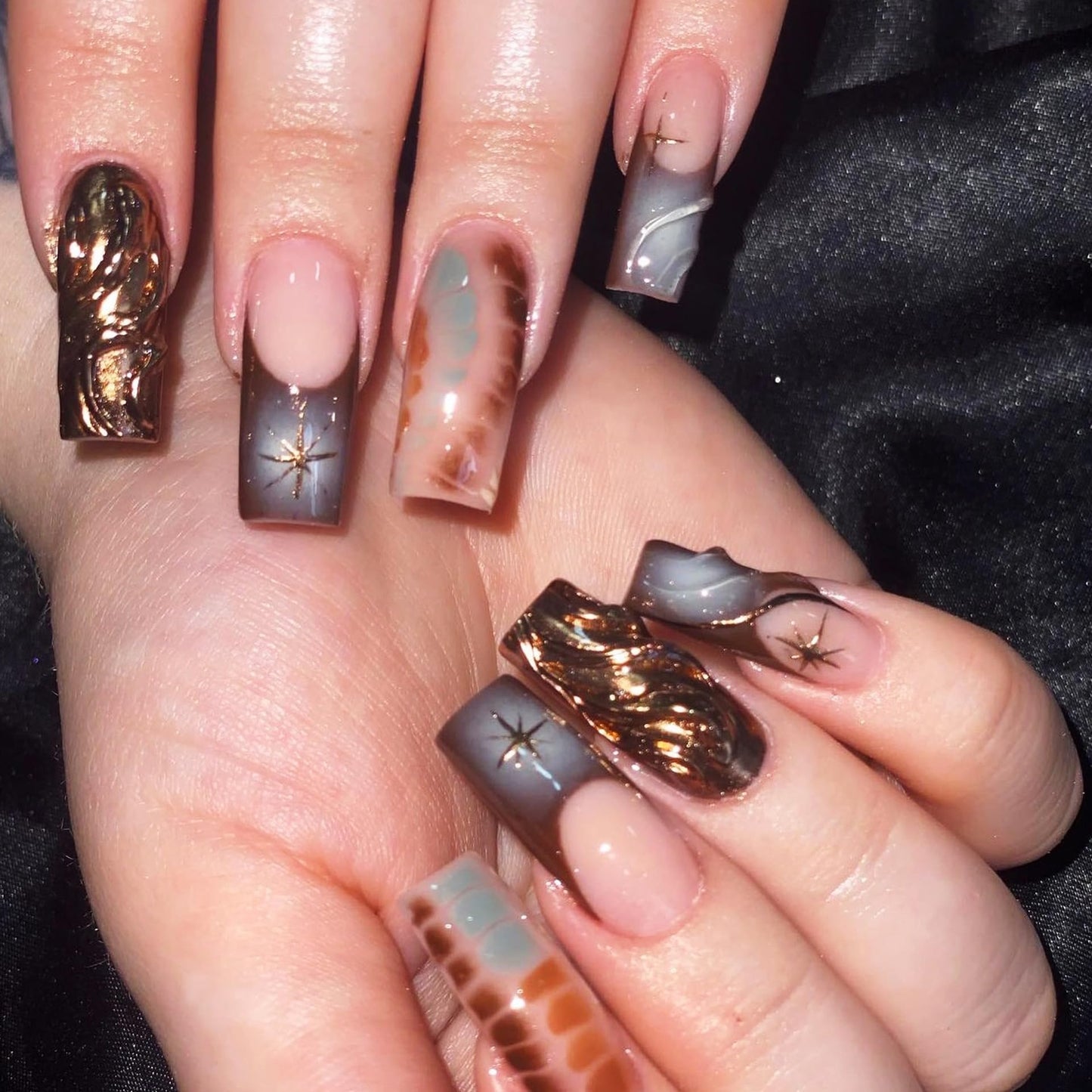CTTHNBD Long Press on Nails Square - Brown Fake Nails with Water Wave Design - French Tip Stick on False Nails - for Women 24 Pcs
