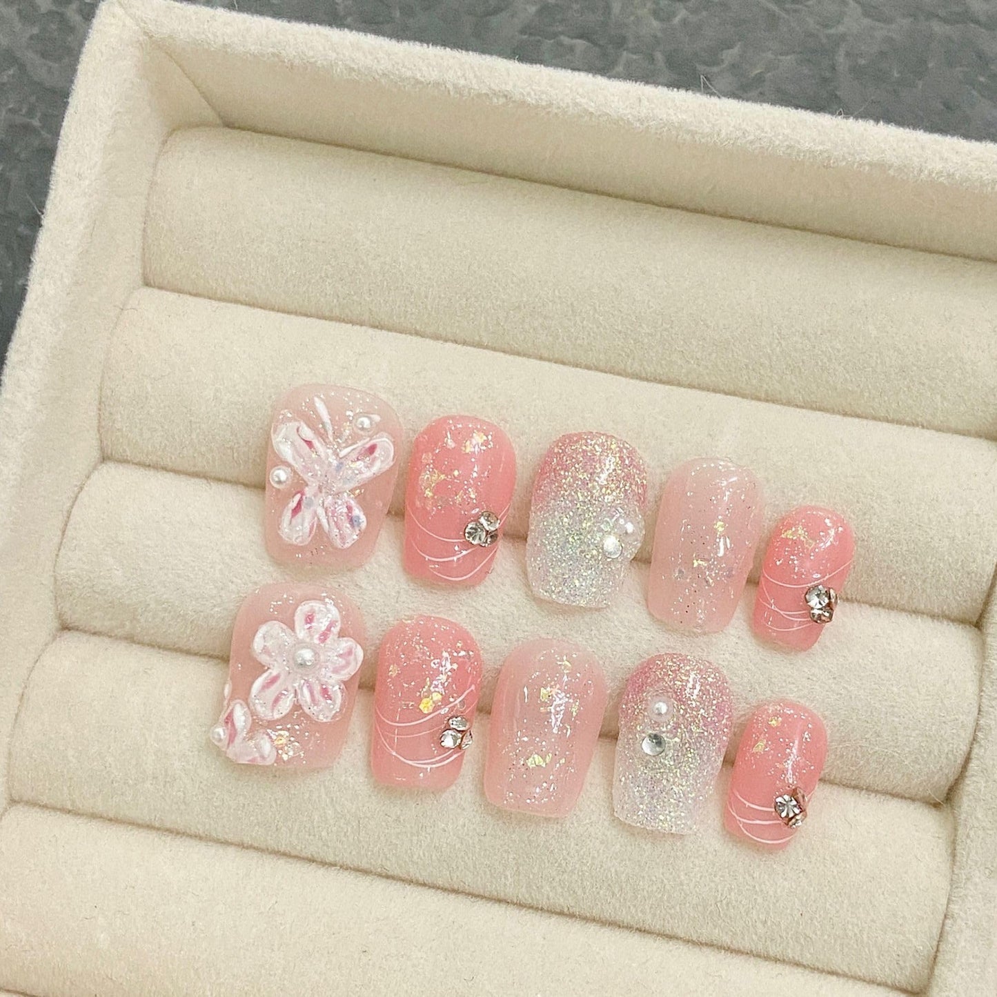 Wsiliana Handmade Fake Nails Press On Nails Medium Short Coffin Pink Tip 3D Design Art Charms Cute with Storage Box 10 Pcs (027, XS)
