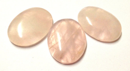 crystalmiracle Rose Quartz Gemstone Single Thumb Stone Metaphysical Gemstone Crystal Healing Reiki Men Women Feng Shui Positive Energy Love Wellness Thumb Stones for Gifts