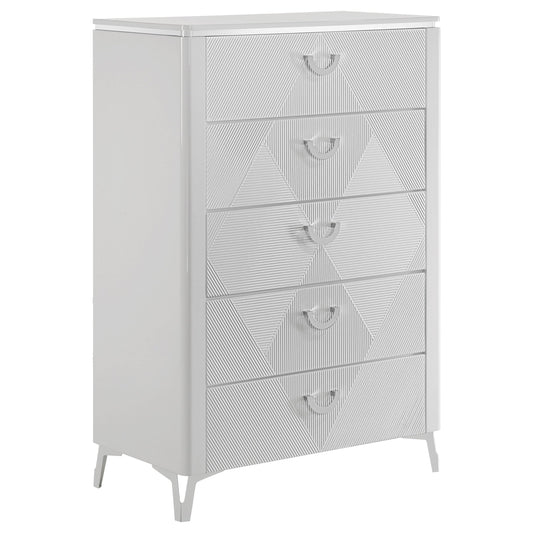 Coaster Home Furnishings - Cassia - Wood - 5-Drawer Chest with Black Felt-Lined Top, V-Patterns Front, U-Shaped Pulls, Tapered Legs and Contemporary Style - Bedroom - White High Gloss - 215795