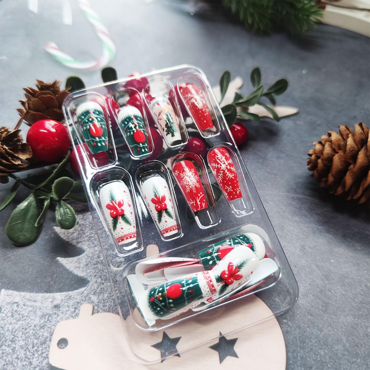 Christmas Press on Nails Christmas Tree Gel Glue on Nail 24Pcs Xmas Bell Medium Coffin False Nails Glossy White Snowflake Acrylic Fake Nail Holly Stick on Fingernails for Women Xmas Gift