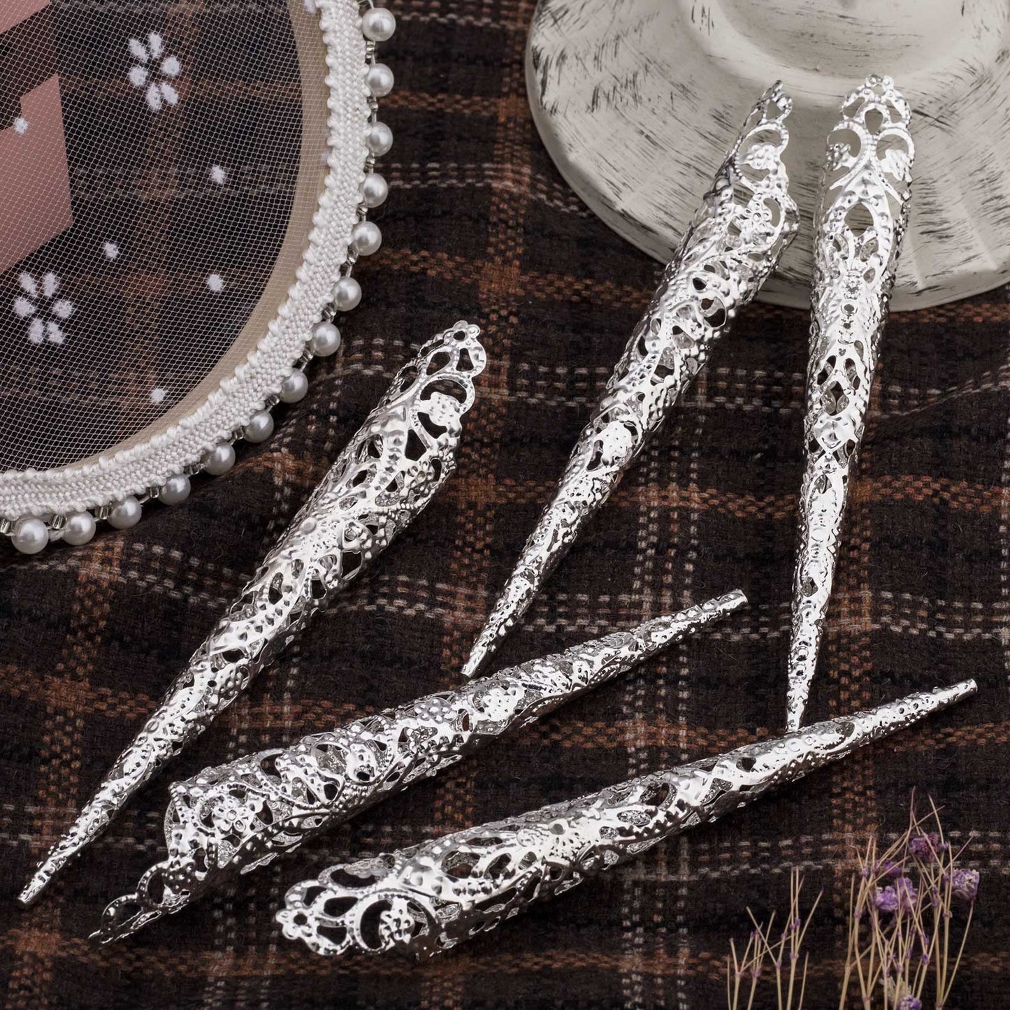 ANCIRS 20 Pack Finger Nail Tip Claw Rings, Ancient Queen Costume Fingertip Claw Nail Rings Decoration Accessory, Finger Knuckle Protectors for Halloween Cosplay Drama Dance Show- 10 Gold & 10 Silver