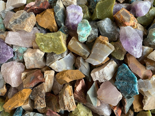 GAF TREASURES Wholesale Raw Assorted Crystals, Natural Assorted Stone, Natural Rough Assorted Crystals, Assorted Rough, Assorted Healing Crystals (Assorted, 0.5 Pound)