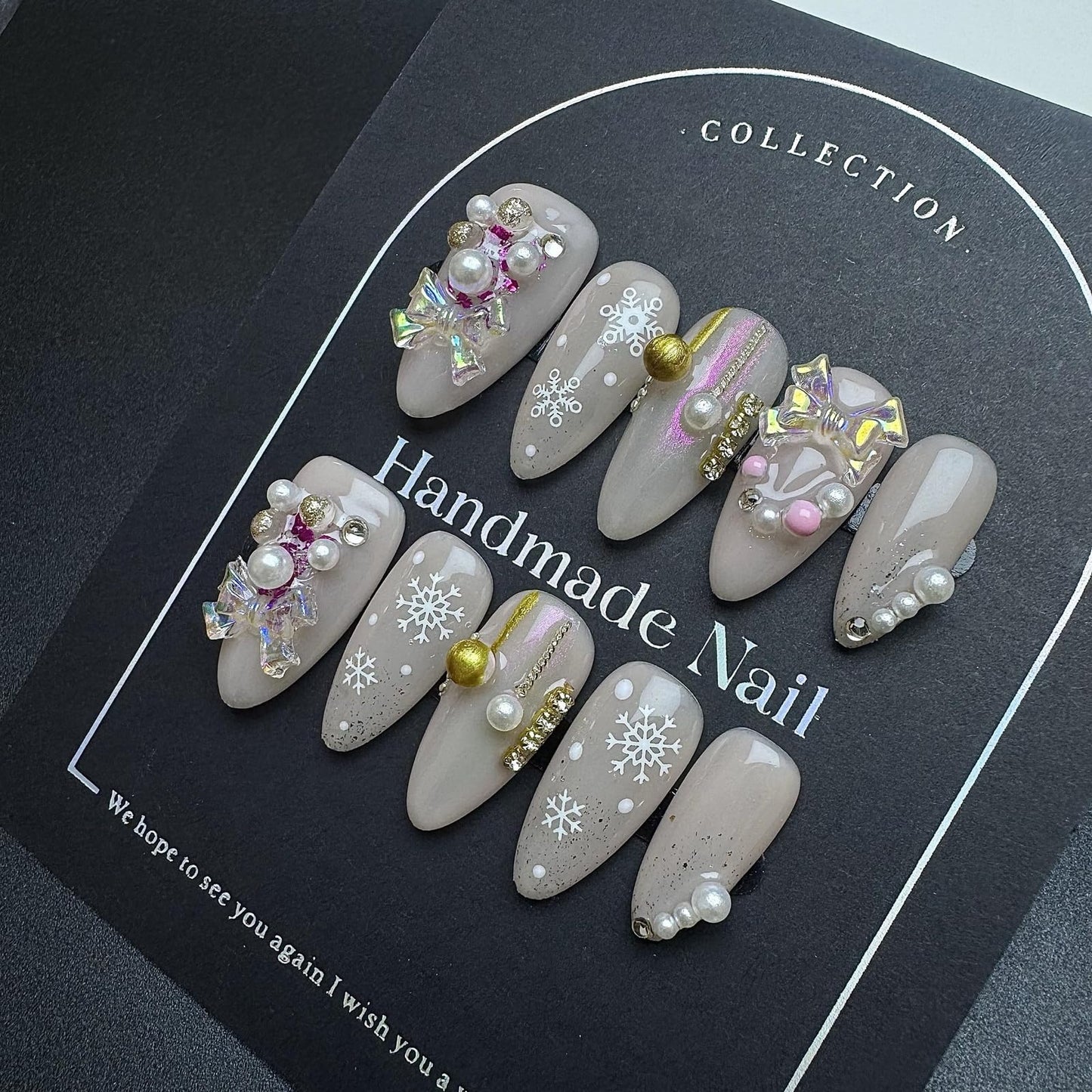 10Pcs Handmade Press on Nails Winter Christmas Press on Nails Medium Almond Fake Nails Acrylic Nails Full Cover Reusable Stick on Nail Xmas Snowflake False Nail for Women Girls Nail Accessories (S)