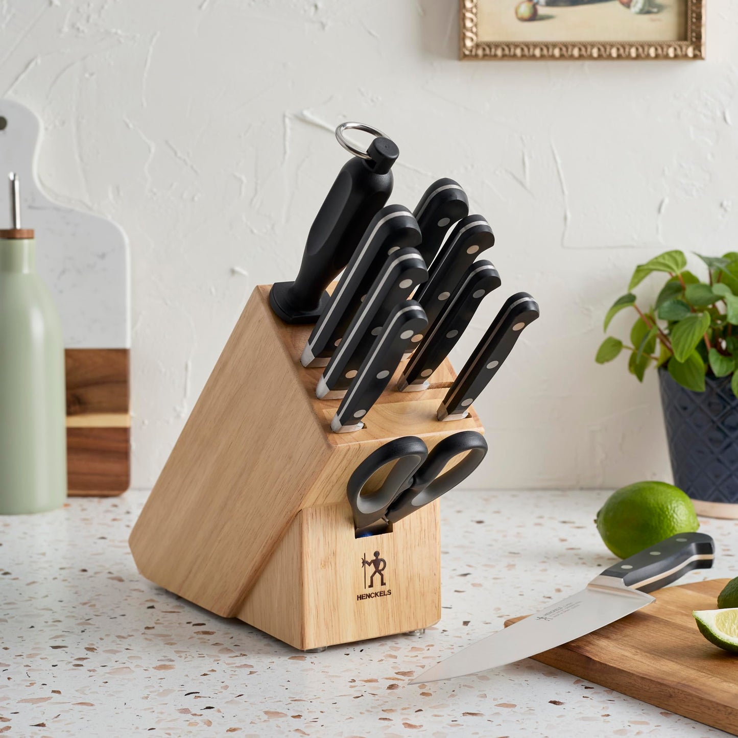 HENCKELS Classic Razor-Sharp 11-Piece Knife Block Set, Chef Knife, Bread Knife, Carving Fork and Knife, German Engineered Informed by 100+ Years of Mastery, Natural Block