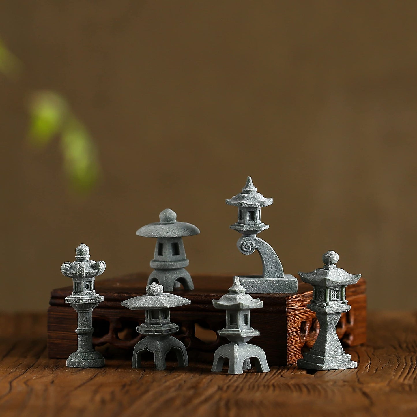 Sdeetesamjun Miniature Japanese Lantern Pagoda Figurines Asian Decor Fish Tank Aquarium Ornament Fairy Garden Accessories Zen Terrarium Bonsai Decorations (6 Small Sandstone)