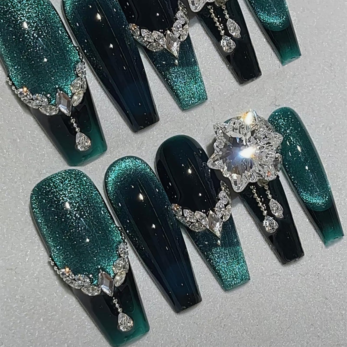 Handmade Press on Nails Square Luxurious Dark Green Gradient Cat's Eye with Heavy Gemstone Decoration Acrylic Nails Press on Handmade Nails Luxury Press On Nails(S)