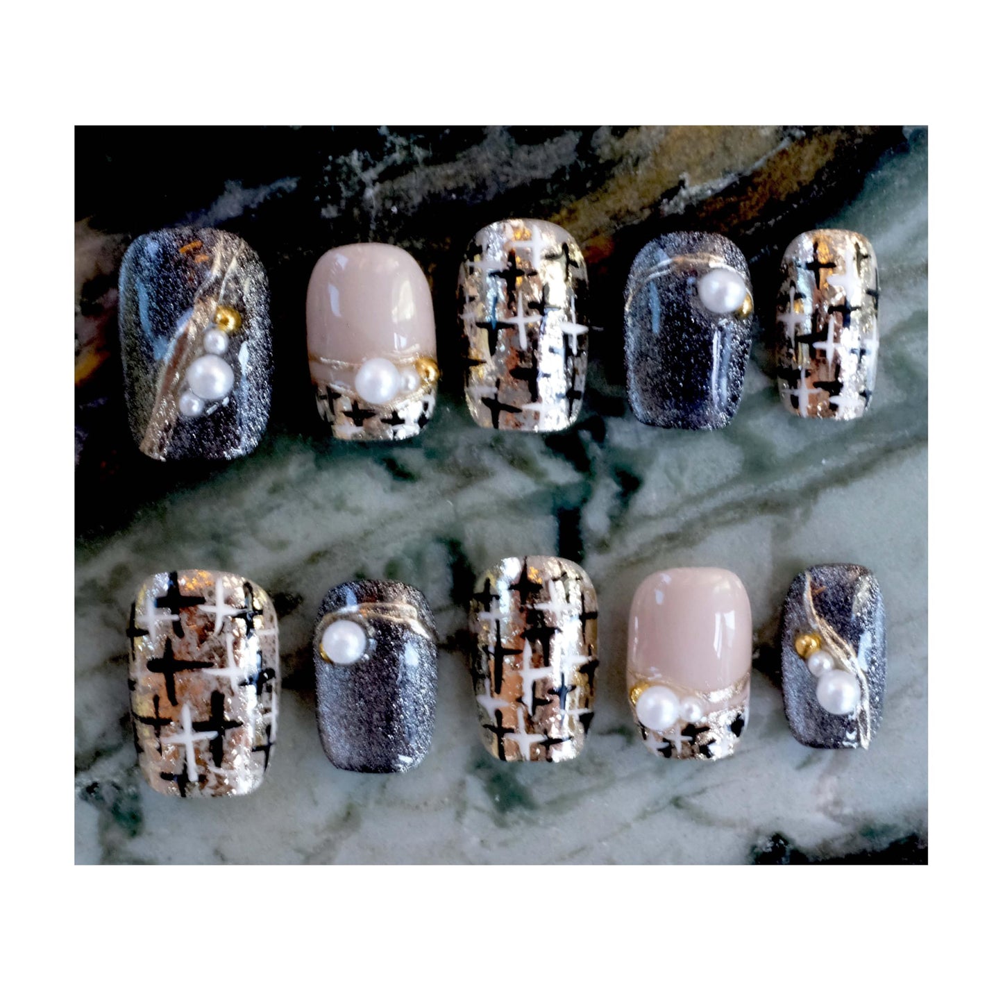 [GLORS] Purely Handmade Press On Nails | Luxurious Gold and Pearl Fake False Nails | Salon Quality Elegant Nail Art Design in short square, 10 pieces (XS, SS)