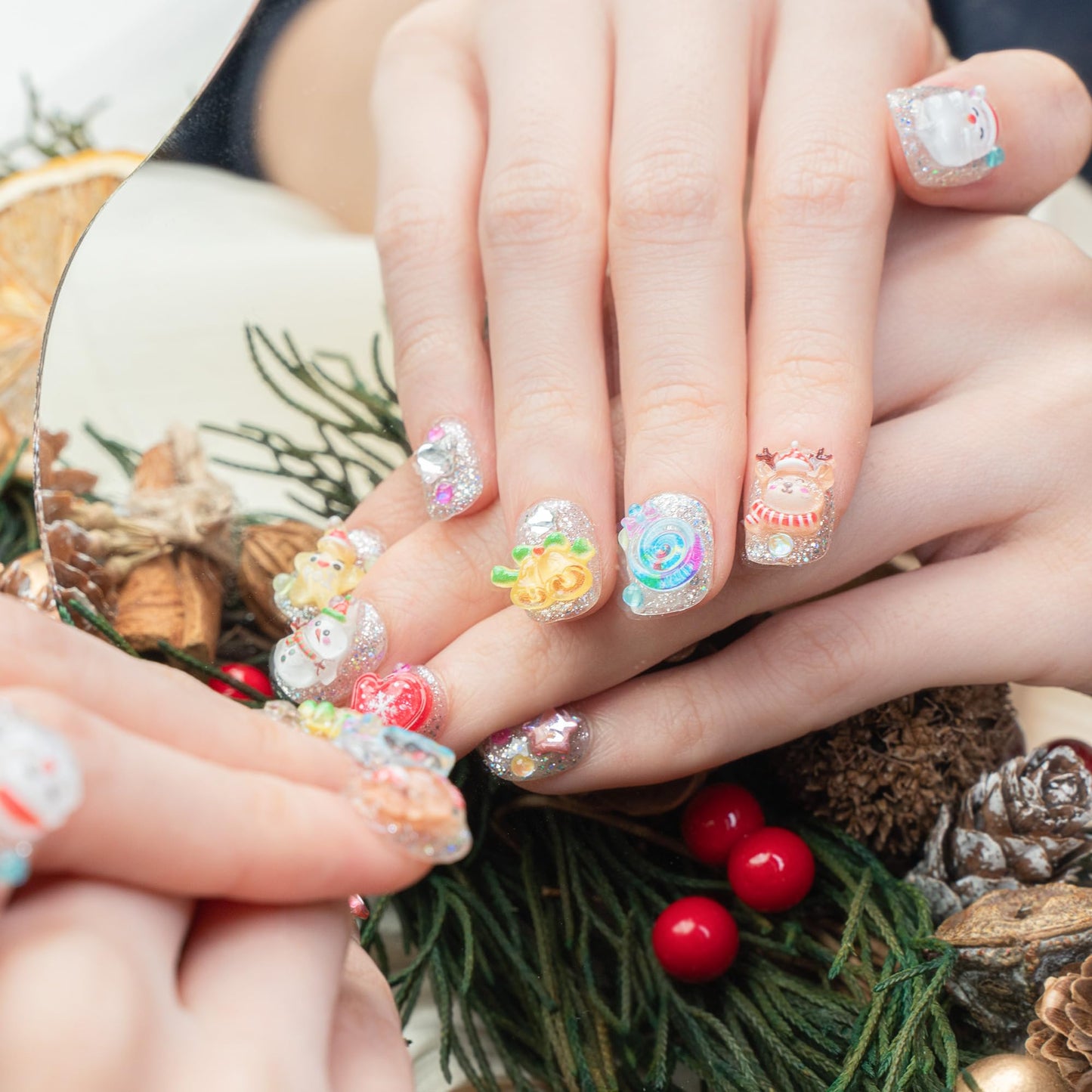 Sun&Beam Nails Handmade Press-on Short Squoval Round Yellow Green Pink Red Christmas 3D Sweet Design Fashion False Nail Tips 10 Pcs Set (#194 S)