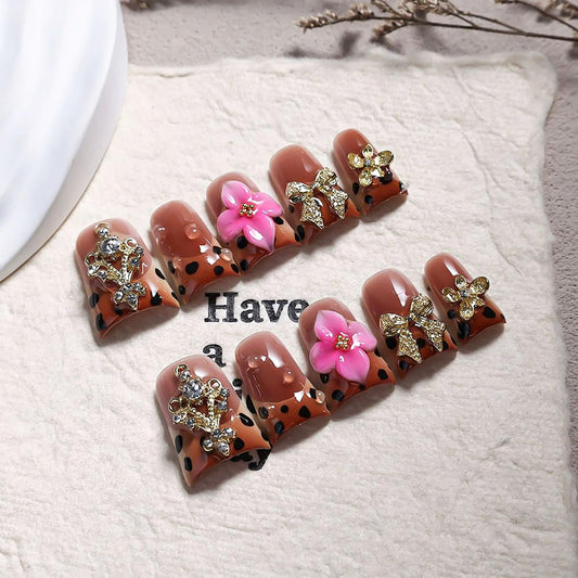 Qicaijia Short Duck Press on Nails Handmade Fake Nails Brown French Tip False Nails 3D Flower and Charms Designs Acrylic Nails Sparkly Reusable Stick on Nail for Wmen 10Pcs(Size M)
