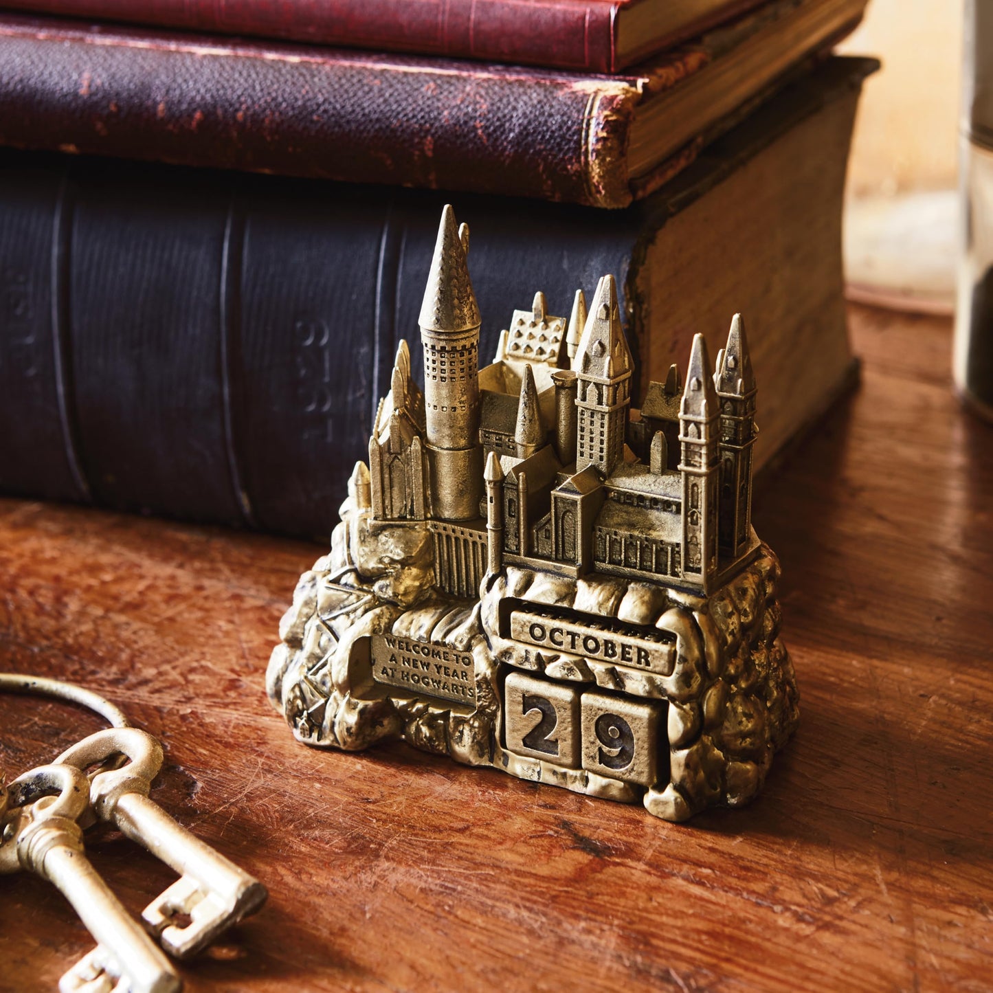 Hallmark Harry Potter Perpetual Calendar (Hogwarts) Office Supplies, Gift for Teachers, Kids, Boss, Administrative Assistant