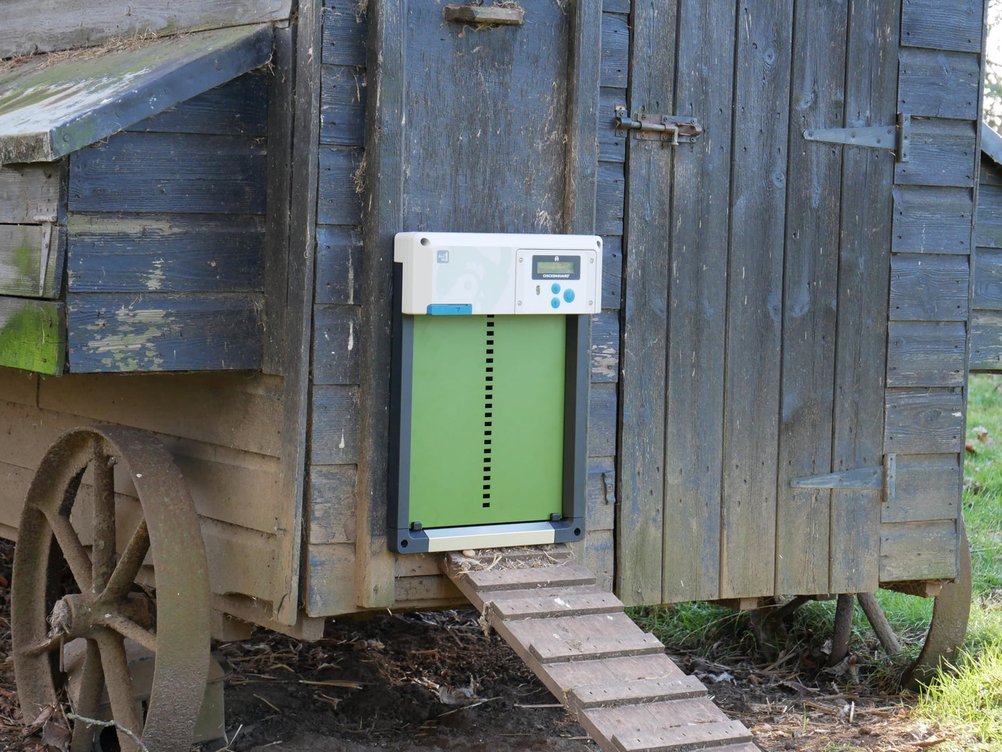Automatic Chicken Coop Door Opener, ChickenGuard One in All 4 Colours, Timer/Light Sensing, Winter Mode, Auto-Stop & Predator Proof, 3 Power Options, Solar, Battery or Electric (Green + Batteries)