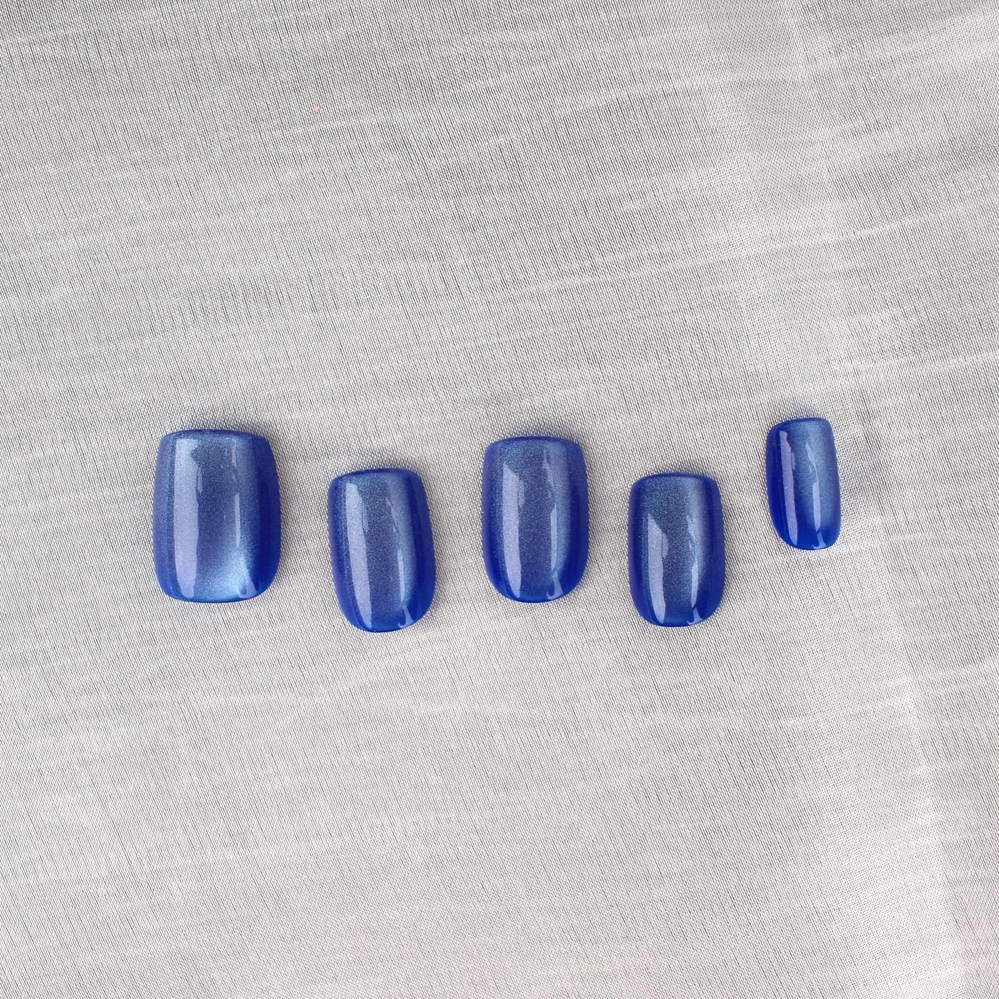 Blue Press on Nails Short Square Ice Blue Cat Eye Press on Nails Fashion Gel Fake Nails Reusable Acrylic Fake Nails Glossy Stick on Nails for Women Girls Gift Glue on Nails Kit