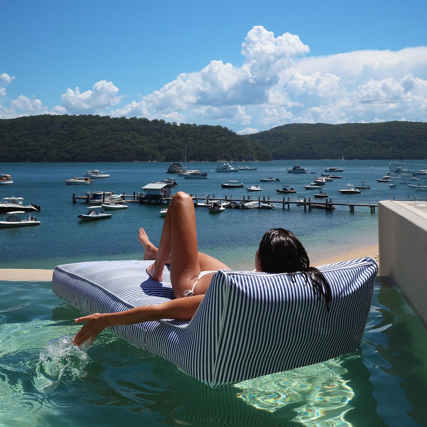SUNNYLiFE Le Weekend Luxe Lie-On Lounger, Navy, PVC/Polyester, 70.87 x 33.46 x 19.69 inches, 8.38 lbs