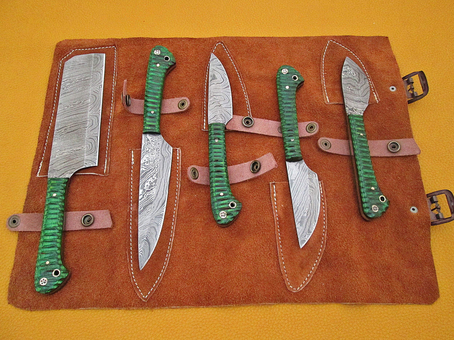 5 pieces Custom made hand forged Damascus steel blade kitchen knife set, Green colored wood scale, Overall 45 inches Length of Damascus sharp knives (10.6+9.6+9.0+8.0+7.6)Inches, Leather suede sheath
